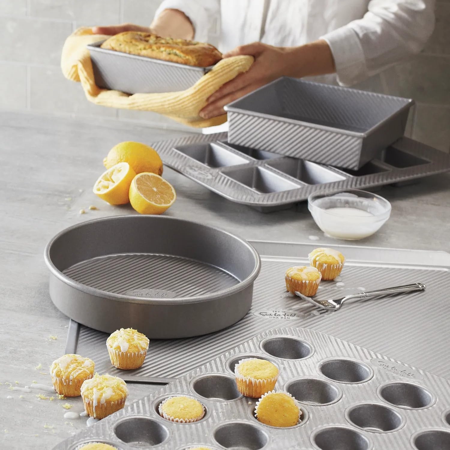image:imageSur La Table Platinum Pro Round Cake Pan 9 Silver
