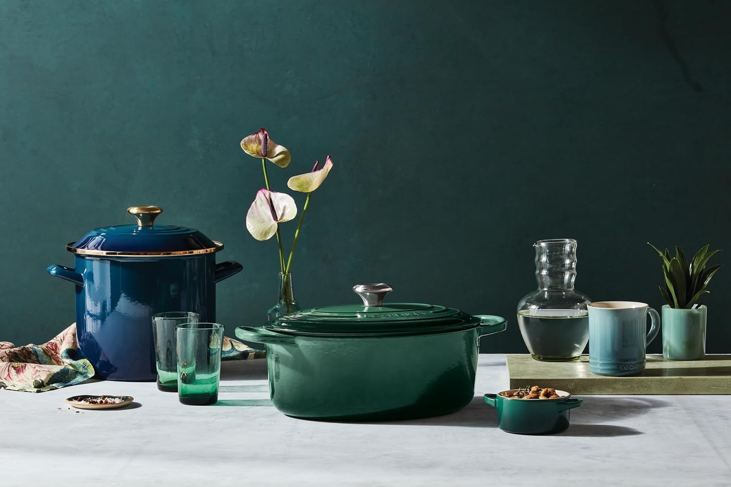 image:imageLe Creuset Enameled Cast Iron Signature Oval Dutch Oven 8 qt CeriseArtichaut