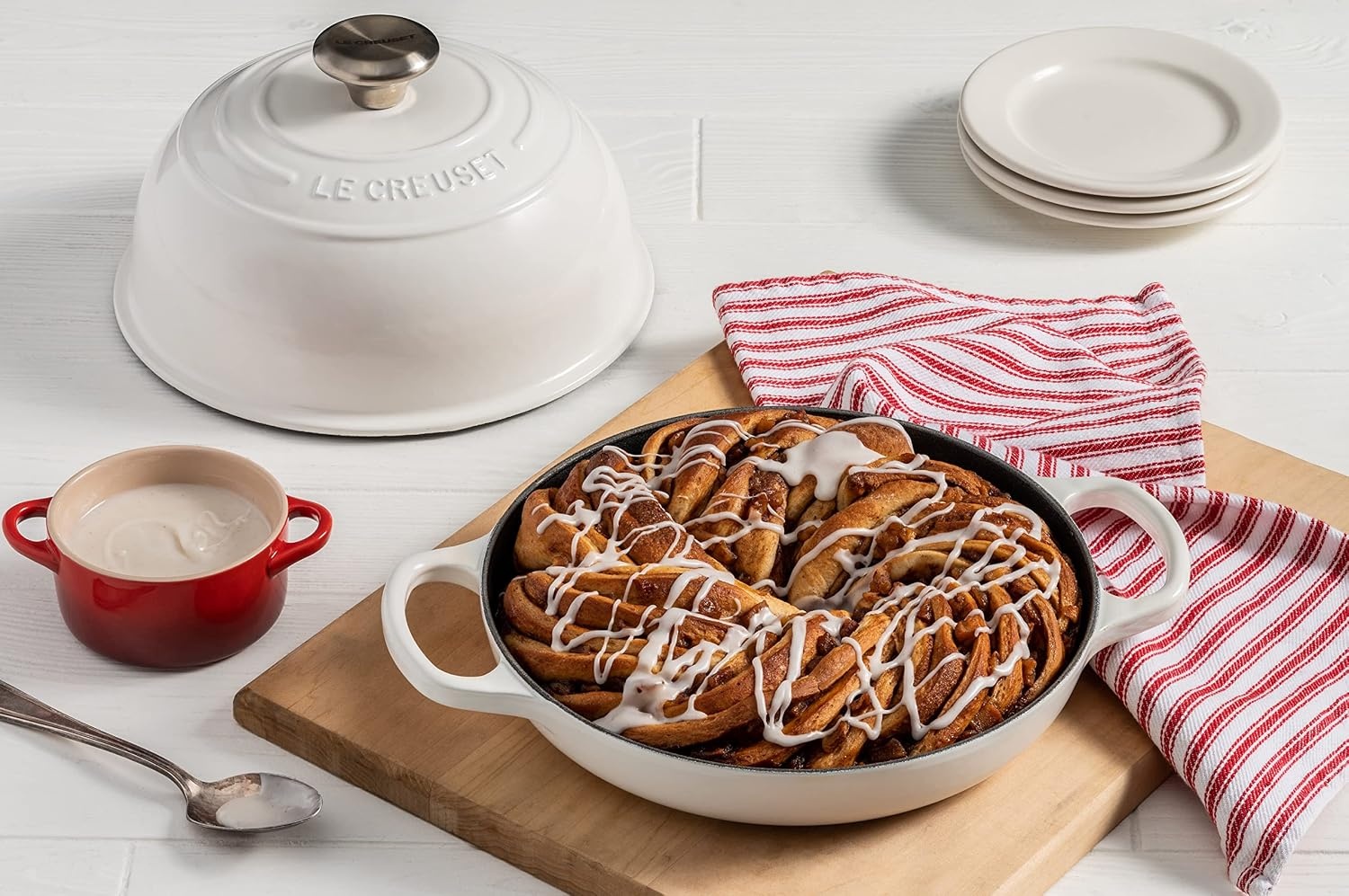 image:imageLe Creuset Enameled Cast Iron Signature Round Bread Oven 95 inch WhiteArtichaut