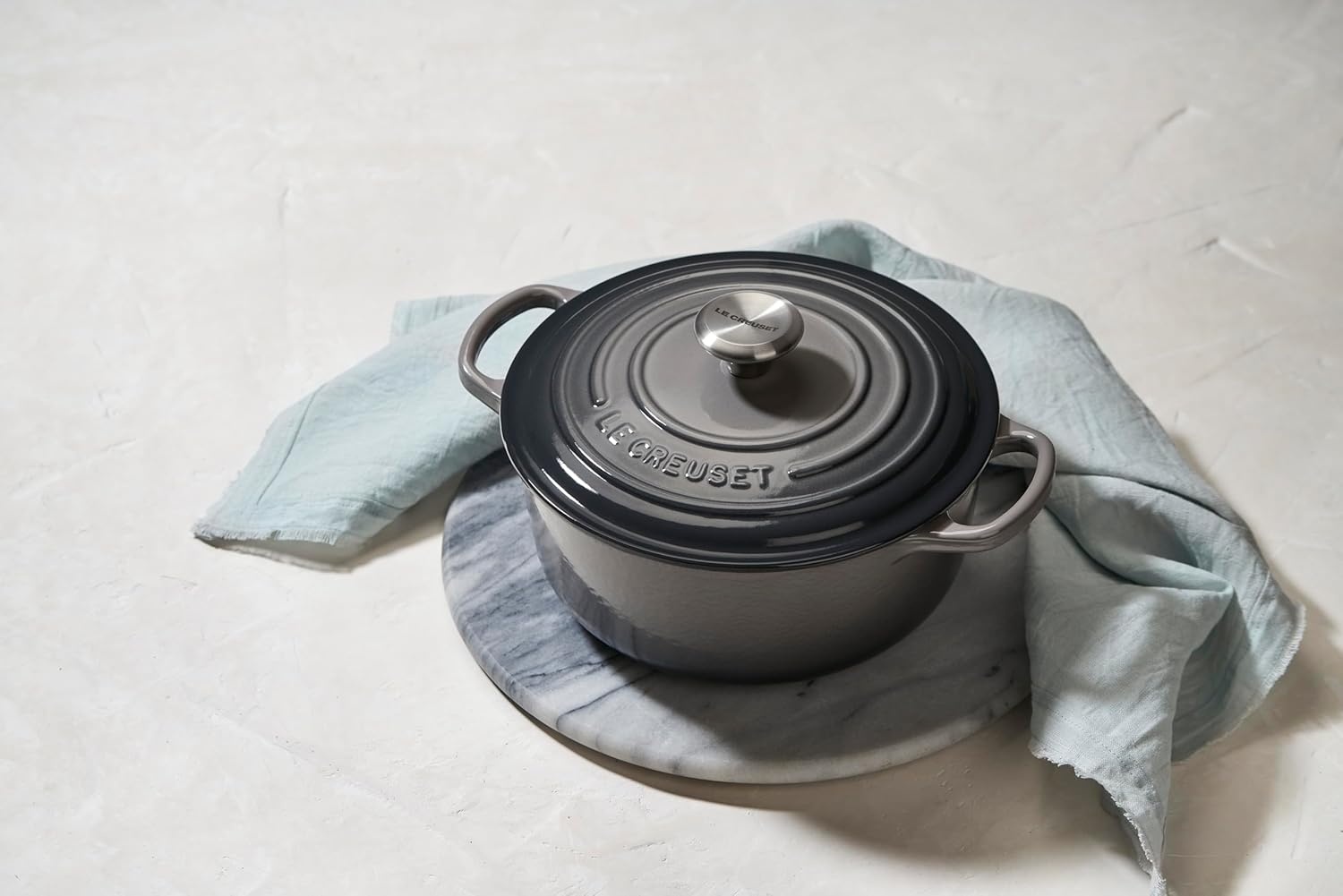 image:imageLe Creuset Enameled Cast Iron Signature Round Dutch Oven 725 qt CeriseOyster