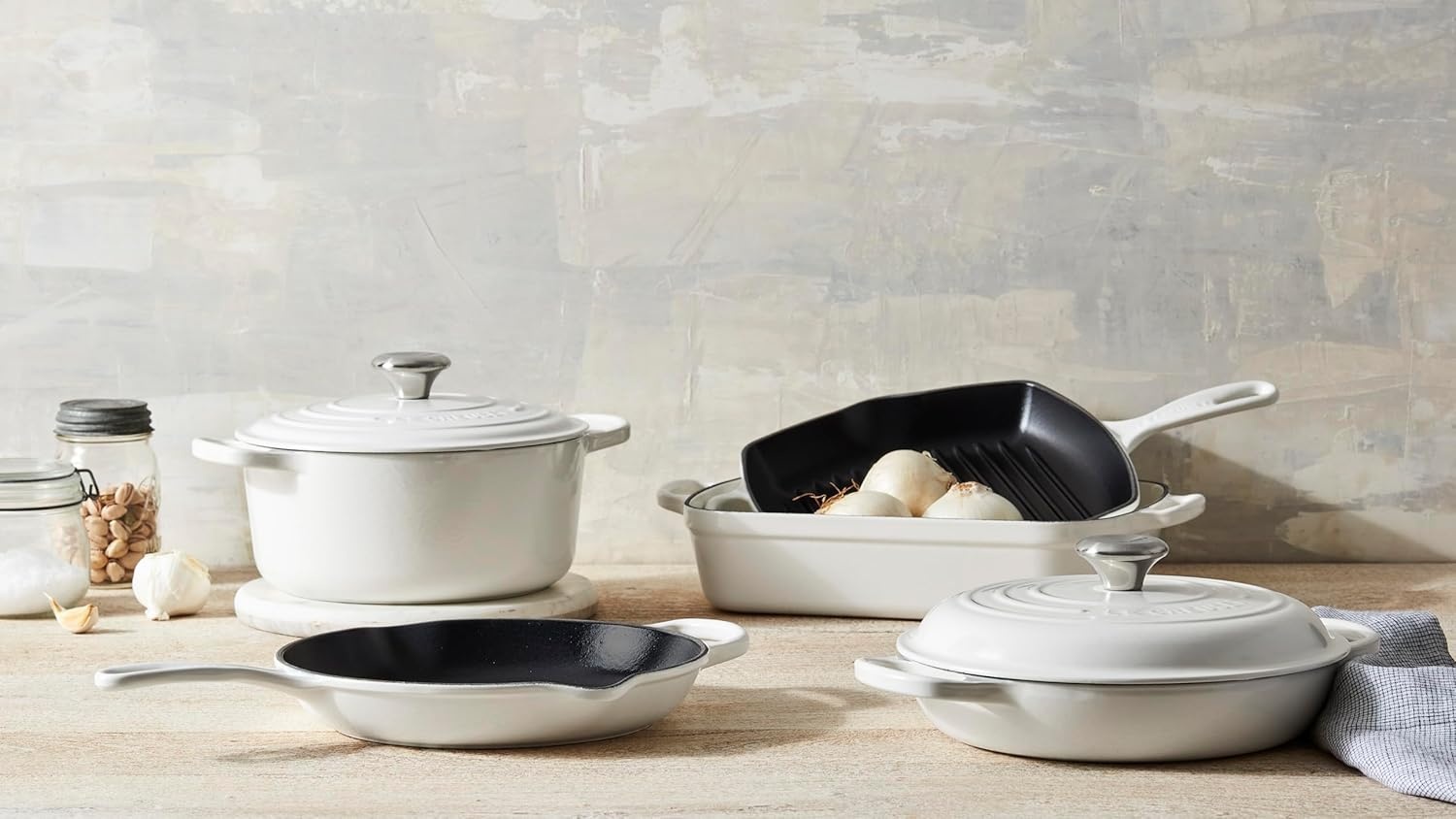 image:imageLe Creuset Enameled Cast Iron Signature Round Dutch Oven 725 qt CeriseWhite