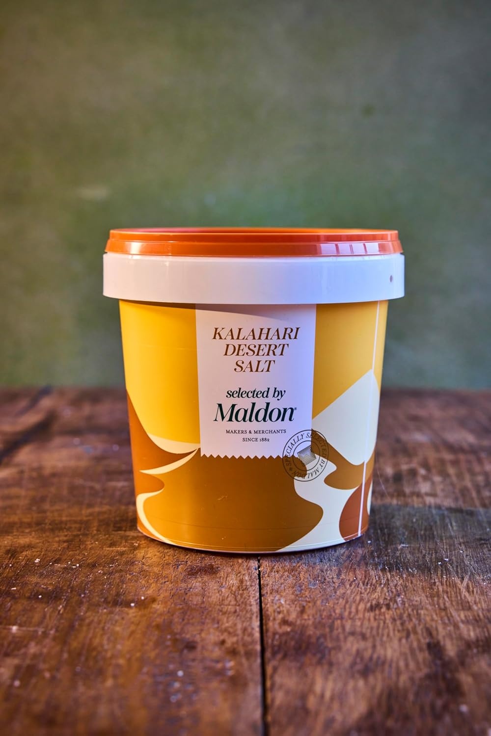 image:imageMaldon Smoked Sea Salt Flakes 44 oz 125 g Unique Pyramid Shaped Salt Flakes Gently Smoked Over Oak Perfect for a Wide Range of Dishes HandHarvested for Four Generations131 x 129 x 133 cm