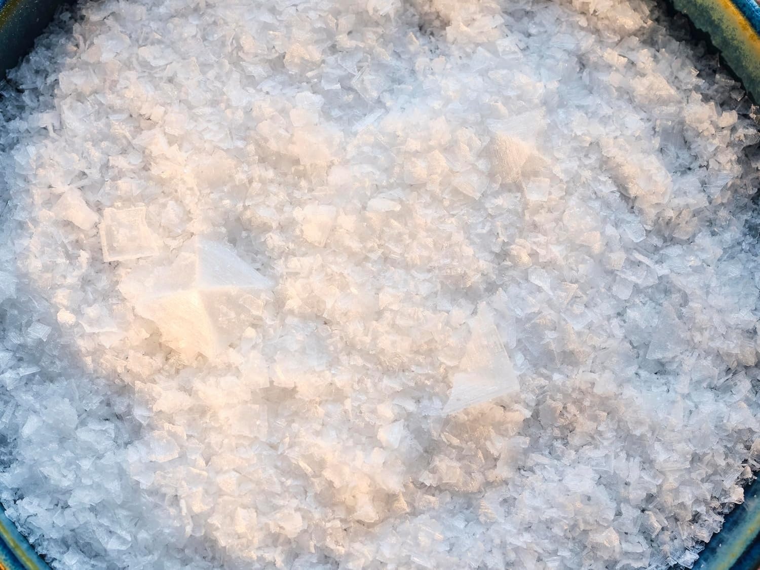 image:imageMaldon Smoked Sea Salt Flakes 44 oz 125 g Unique Pyramid Shaped Salt Flakes Gently Smoked Over Oak Perfect for a Wide Range of Dishes HandHarvested for Four Generations131 x 129 x 133 cm