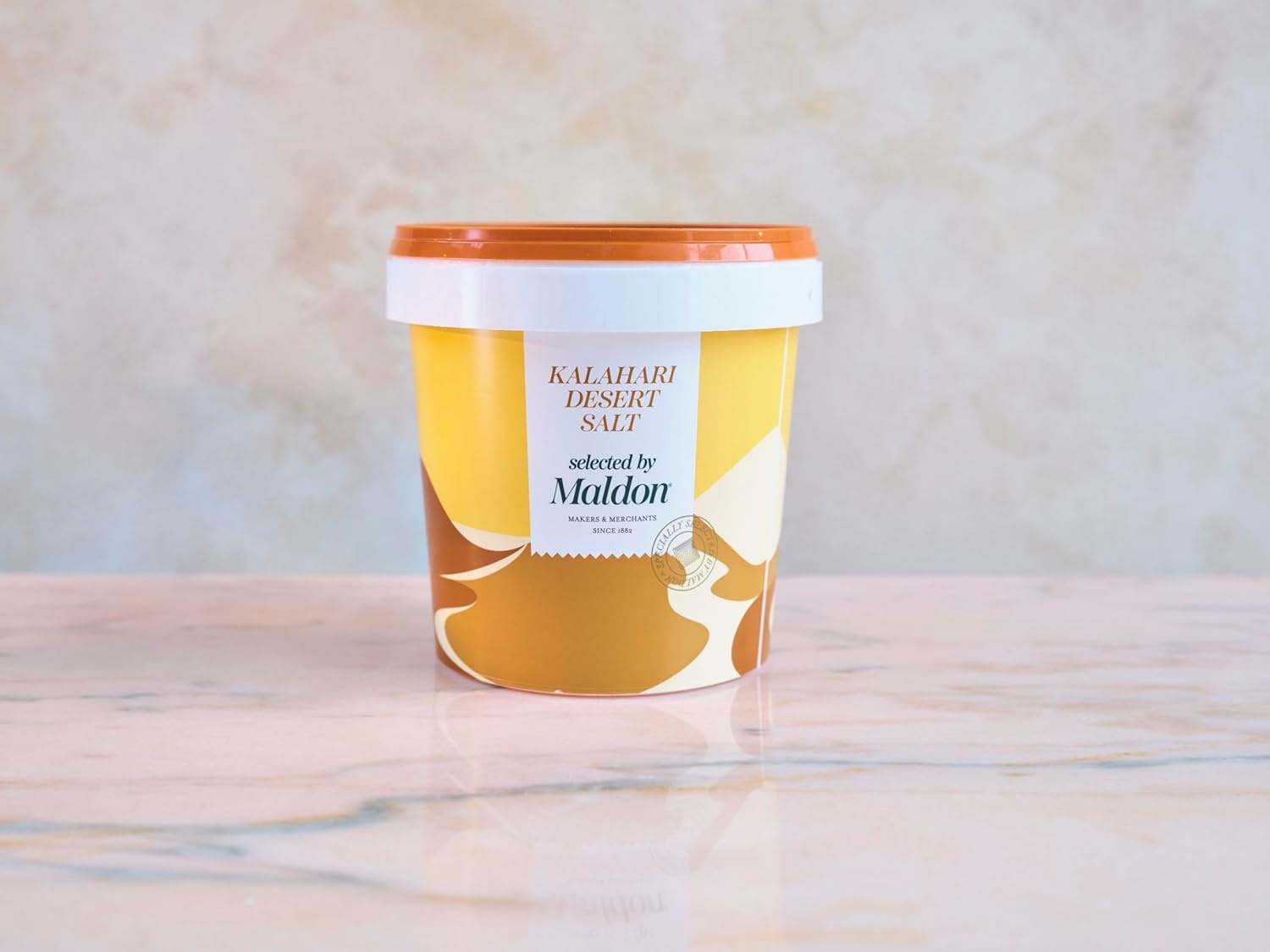 image:imageMaldon Smoked Sea Salt Flakes 44 oz 125 g Unique Pyramid Shaped Salt Flakes Gently Smoked Over Oak Perfect for a Wide Range of Dishes HandHarvested for Four Generations131 x 129 x 133 cm