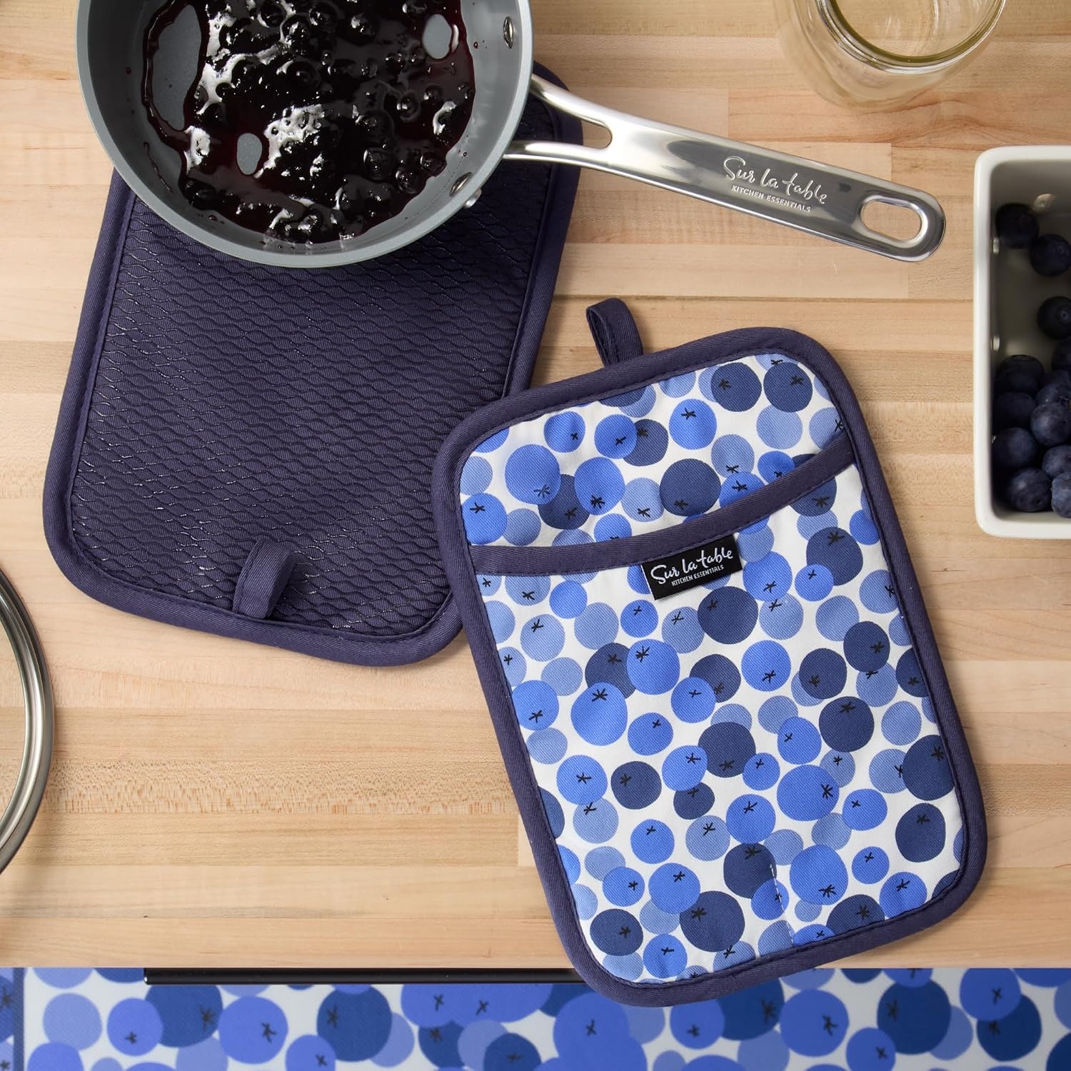image:imageSUR LA Table Kitchen Essentials Fresh Blueberries Fruit Potholder 2Pack Set Heat Resistant 100 Cotton Flexible NonSlip Silicone Grip BlueWhite 7x10BlueWhite