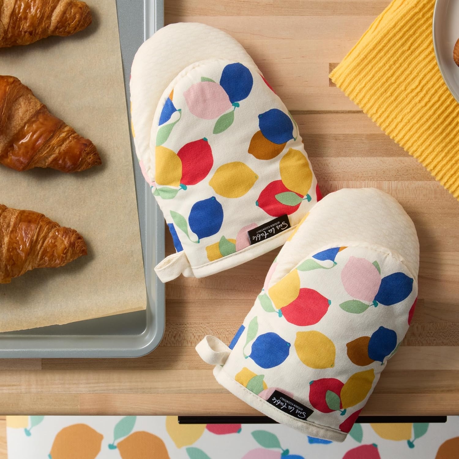 image:imageSUR LA Table Kitchen Essentials Lemon Zest Citrus Fruit Mini Oven Mitt 2Pack Set Heat Resistant 100 Cotton Flexible NonSlip Silicone Grip YellowBlueIvory 55x8YellowBlueIvory