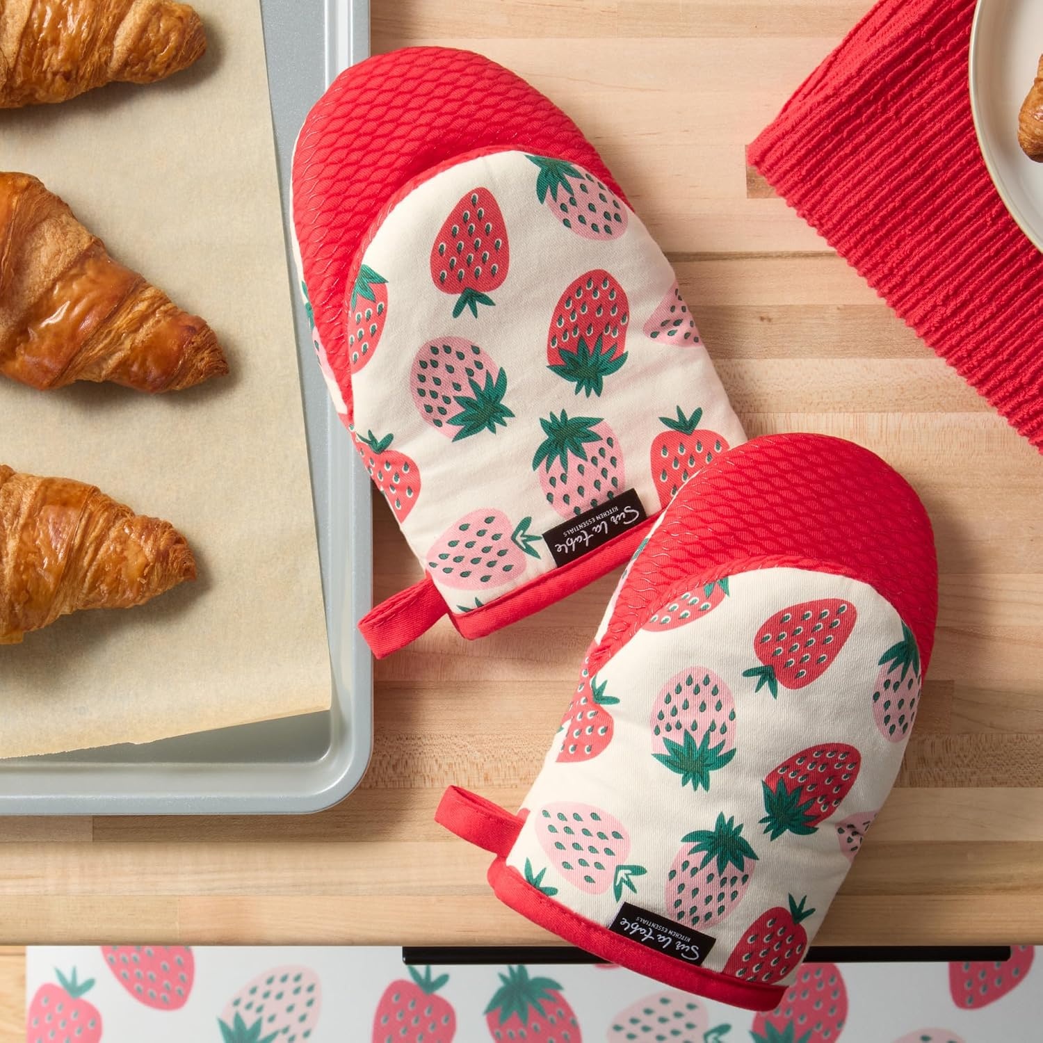 image:imageSUR LA Table Kitchen Essentials Lemon Zest Citrus Fruit Mini Oven Mitt 2Pack Set Heat Resistant 100 Cotton Flexible NonSlip Silicone Grip YellowBlueIvory 55x8PinkGreenCream