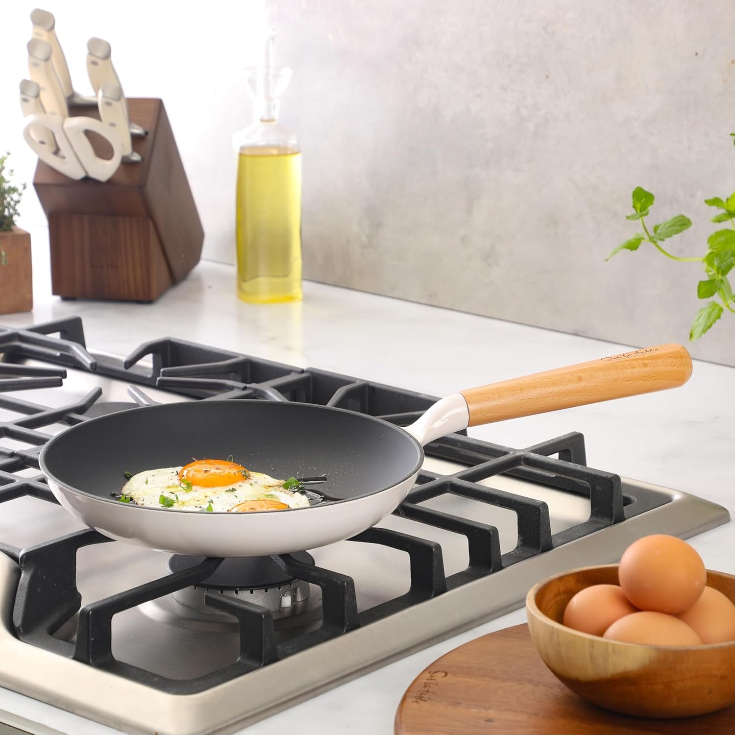 image:imageSur La Table Kitchen Essential Main Canteen 95 PreSeasoned Cast Iron Skillet wWood Handle Natural Nonstick Lightweight Frying Pan for Searing Sauting amp Everyday Cooking Juniper GreenEggshell White Skillet