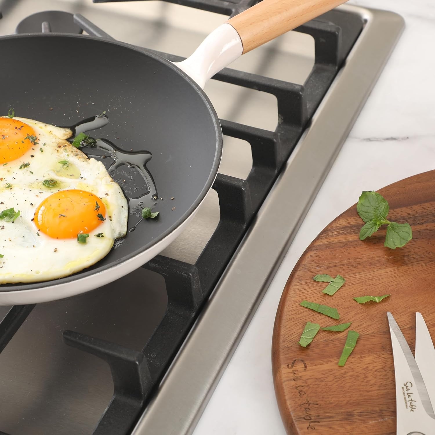 image:imageSur La Table Kitchen Essential Main Canteen 95 PreSeasoned Cast Iron Skillet wWood Handle Natural Nonstick Lightweight Frying Pan for Searing Sauting amp Everyday Cooking Juniper GreenEggshell White Skillet