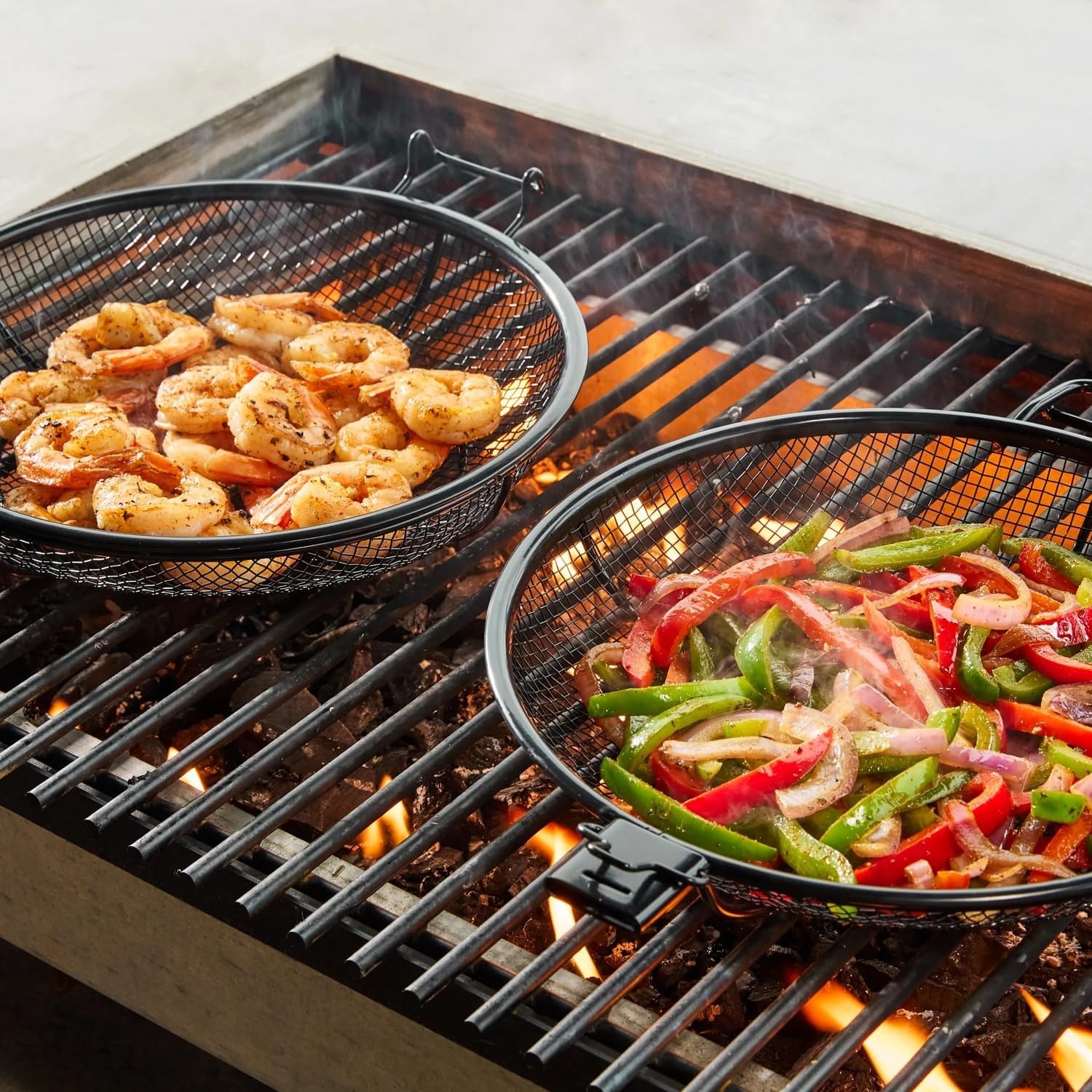 image:imageSur La Table Nonstick 3in1 Mesh Pan with Removable Handle Black