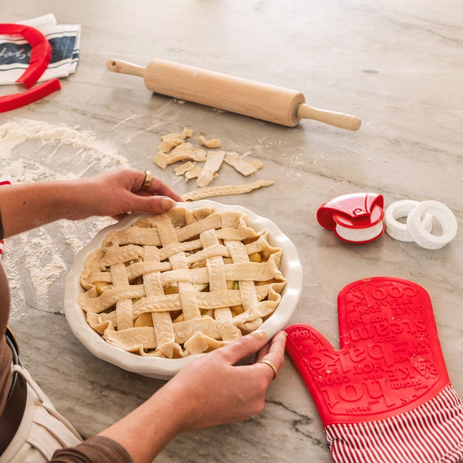 image:imageSur La Table Pie Crust Roller Red