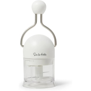 Sur la table Ratchet Garlic & Ginger Chopper, White